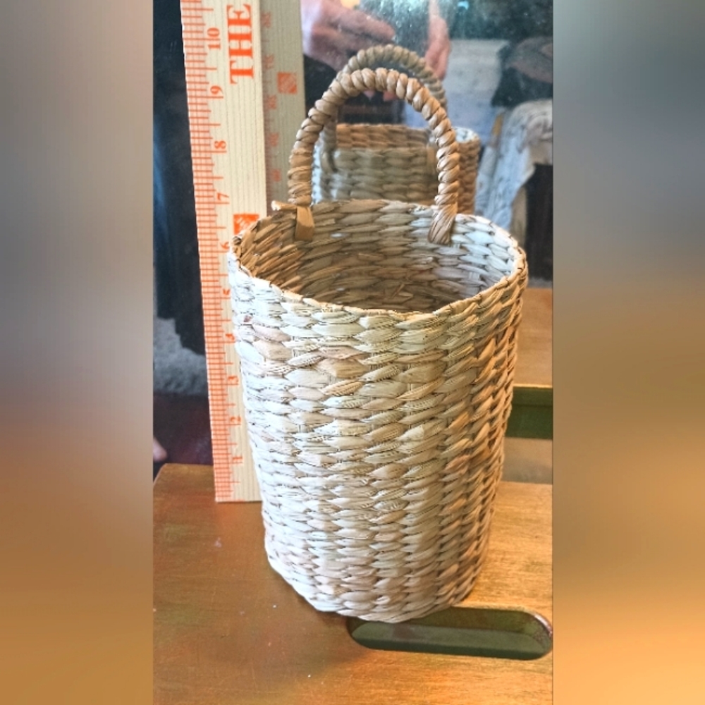 ❤️ VTG Sweet Grass Basket with loop to hang, Cottagecore and Shabby chic ❤️